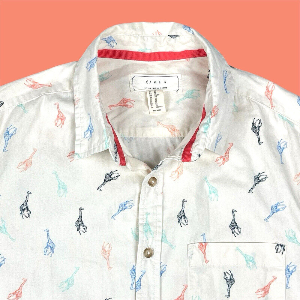 Forever 21 Giraffe White Short Sleeve Shirt Men's XS Animal Going Out Kitsch